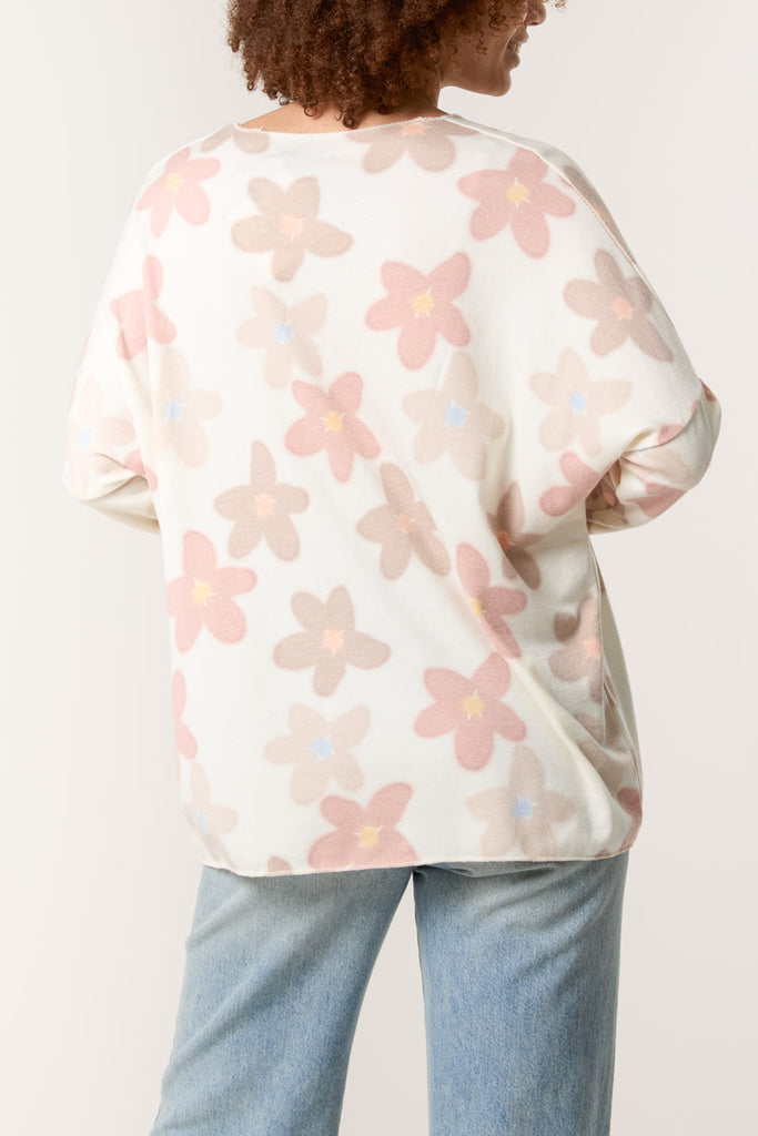 daisy print v neck