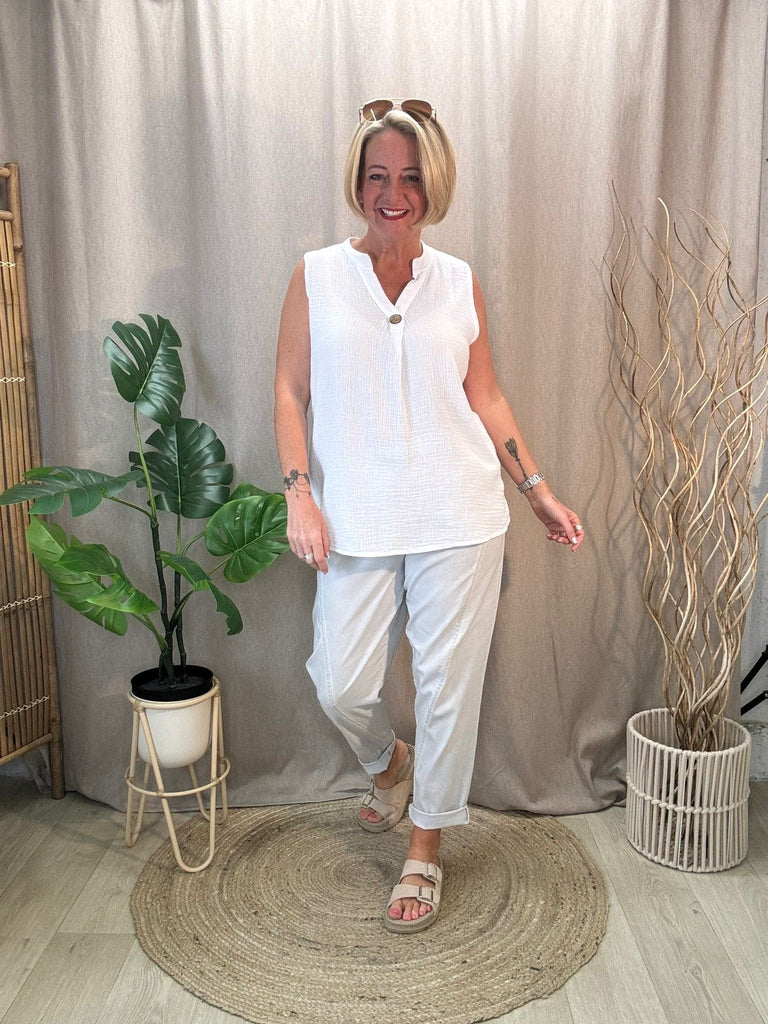 Sleeveless One Button Bubble Cotton Top Be You Lifestyle Boutique One size / White